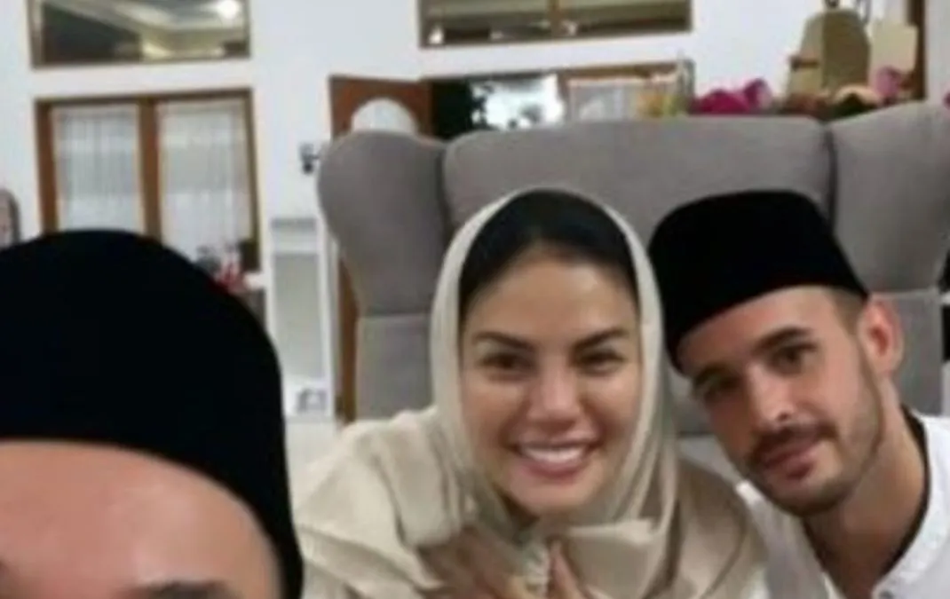 Mantap Mempersunting Nikita Mirzani, Antonio Dedola Resmi Menjadi Seorang Mualaf dan Disunat