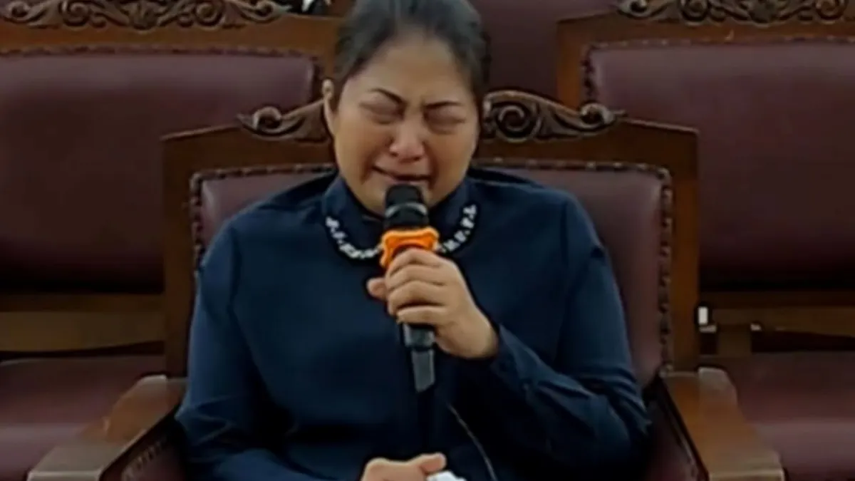Saat sidang sedang berlangsung pada Rabu, 11 Januari 2023, Putri Candrawathi tak kuasa menahan tangis saat menceritakan kronologis terjadinya dugaan pelecehan seksual pada dirinya di Magelang pada 7 Juli 2022.