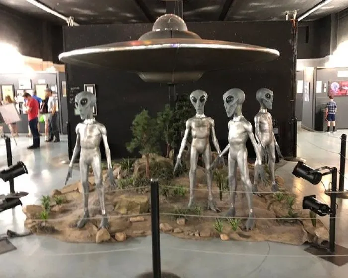 Alien dan UFO diyakini pernah datang ke Bumi. Di antaranya mendarat di beberapa negara seperti Amerika Serikat. (Dok. Tripadvisor)