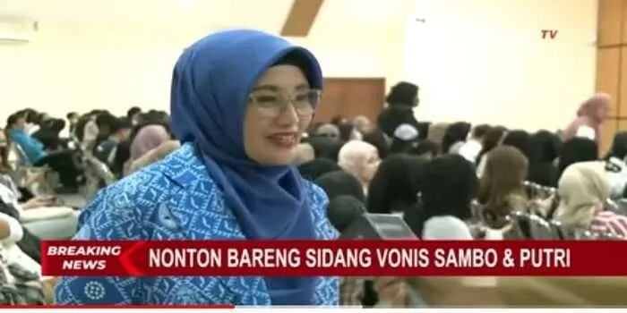 ratusan mahasiswa Fakultas Hukum Universitas Pasundan nobar sidang vonis Ferdy Sambo, Senin (13/2/2023)