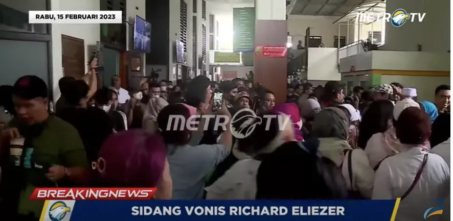 Ricuhnya Ruang Sidang Setelah Hakim Vonis Richard Eliezer, Ramai Pendukung Bharada E: Hidup Keadilan!