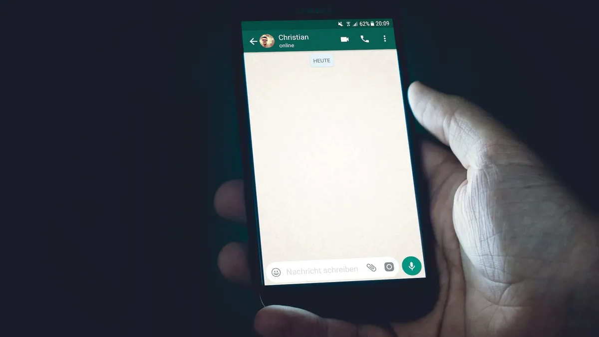 Ilustrasi, SocialSpy WhastApp digadang-gadang bisa menyadap chat atau histori kontak seseorang.