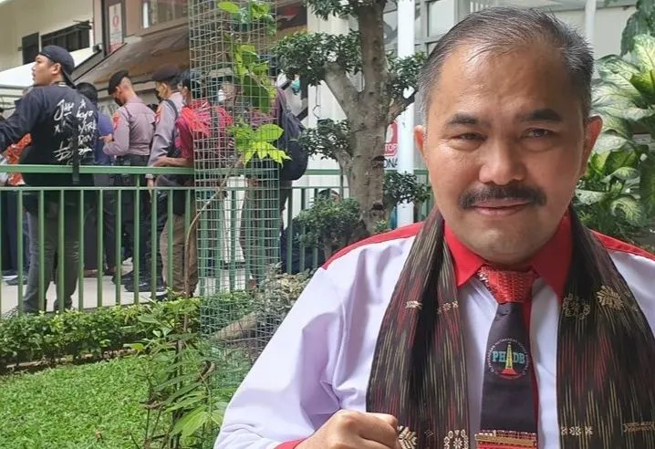 Pengacara Kamarudin Simanjuntak ingin membantu keluarga di kasus perampasan lahan sawit mereka di Rokan Hilir (Rohil), Riau.