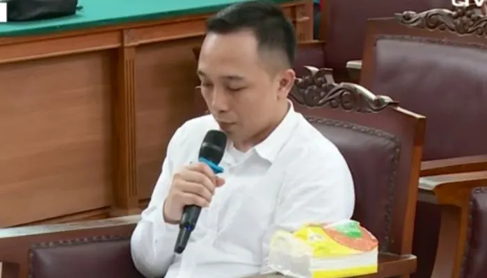 Bacakan Pleidoi, Tangis Ricky Rizal Pecah Saat Ingat 3 Putrinya: Maafkan Ayah, Sudah Sekian Lama Tidak Pulang
