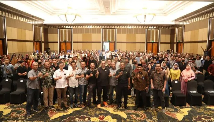 Melalui Program BUMN, Erick Thohir Tingkatkan Kesejahteraan Keluarga Pekerja di Banyuwangi