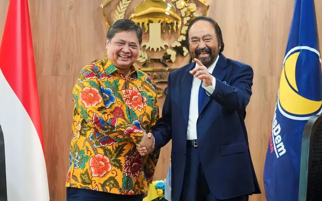 Senyum Sumringah Surya Paloh dengan Airlangga Hartarto: Senyum 2024 di Markas Golkar 