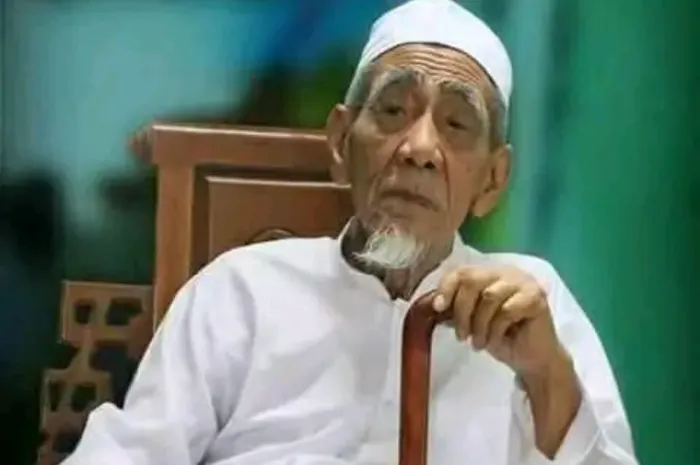 KH Maimun Zubair atau biasa disapa Mbah Moen, peringatkan umat Islam soal poligami yang benar menurut agama.