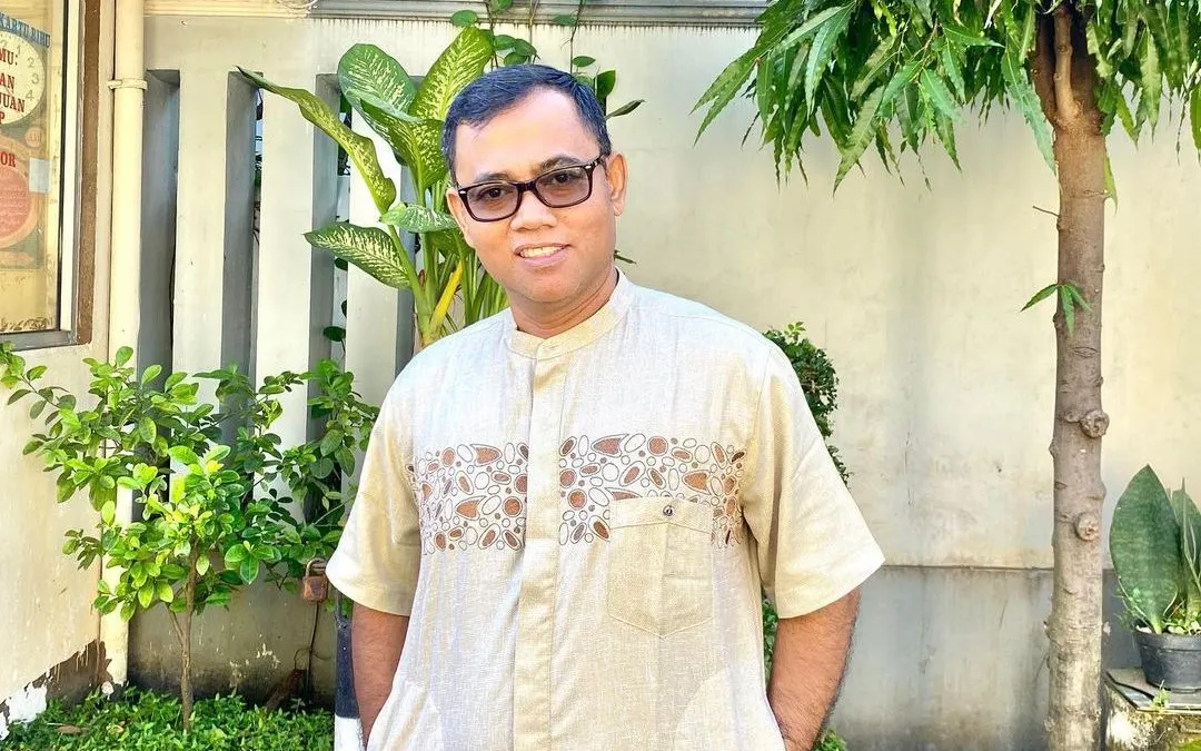 Haji Faisal, ayah dari Fuji.