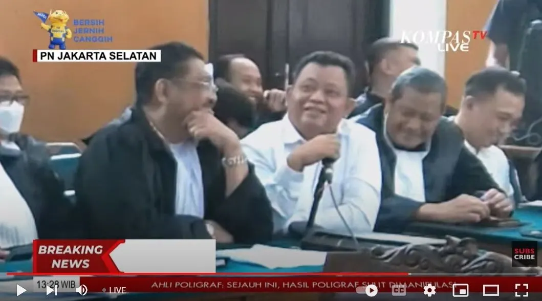 Hakim dan Peserta Sidang Tertawa Ketika Kuat Ma&rsquo;ruf Bilang: Saya Sudah Jujur Kenapa di Poligraf Masih Berbohong