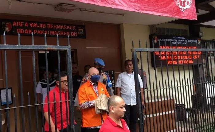 Eksepsi Teddy Minahasa Ditolak, Hakim Beri Perintah untuk Lanjutkan Sidang