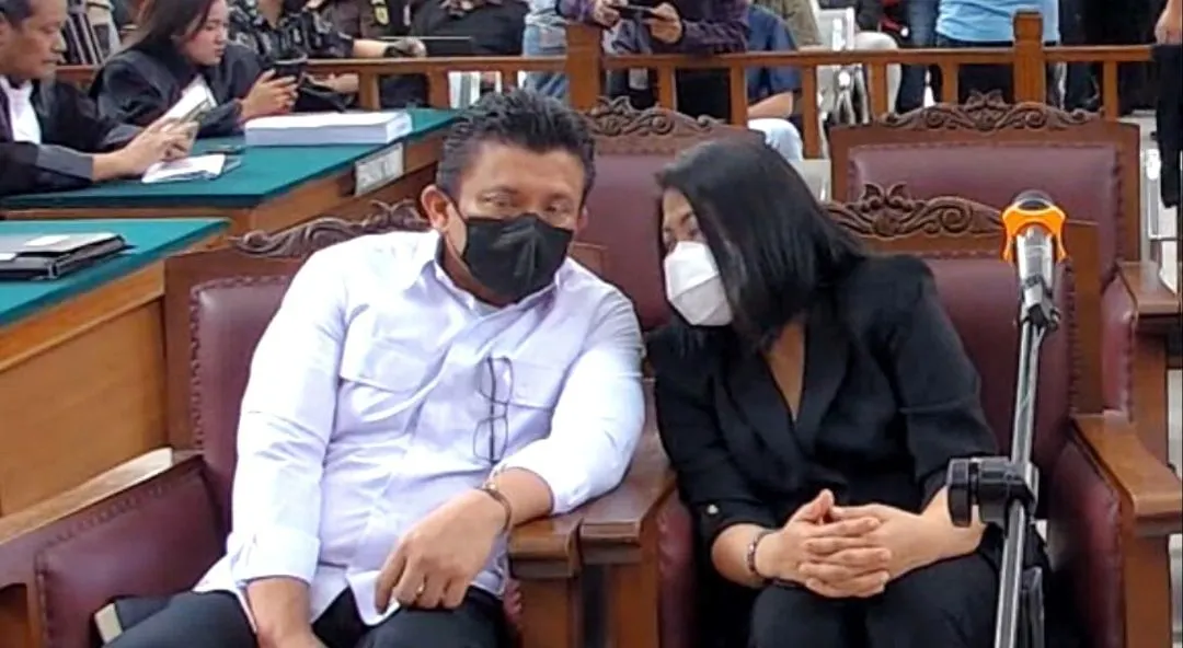 Terdakwa Ferdy Sambo dan Putri Candrawathi di Pengadilan Negeri Jakarta Selatan. (ikbal muqorobin/harianterbit.com) 
