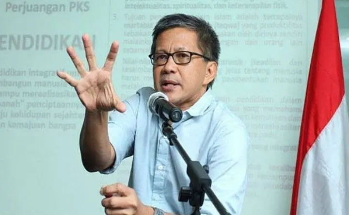Heboh BRIN Prediksi Badai Dahsyat Padahal Tak Punya Kewenangan, Rocky Gerung: Kalau Gitu, BMKG Bubarin Aja!