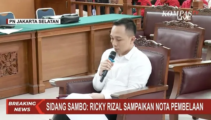 Tak Kuasa Menahan Tangis, Ricky Rizal Bacakan Nota Pledoi: Saya Tidak Pernah Tahu Ada Rencana Pembunuhan