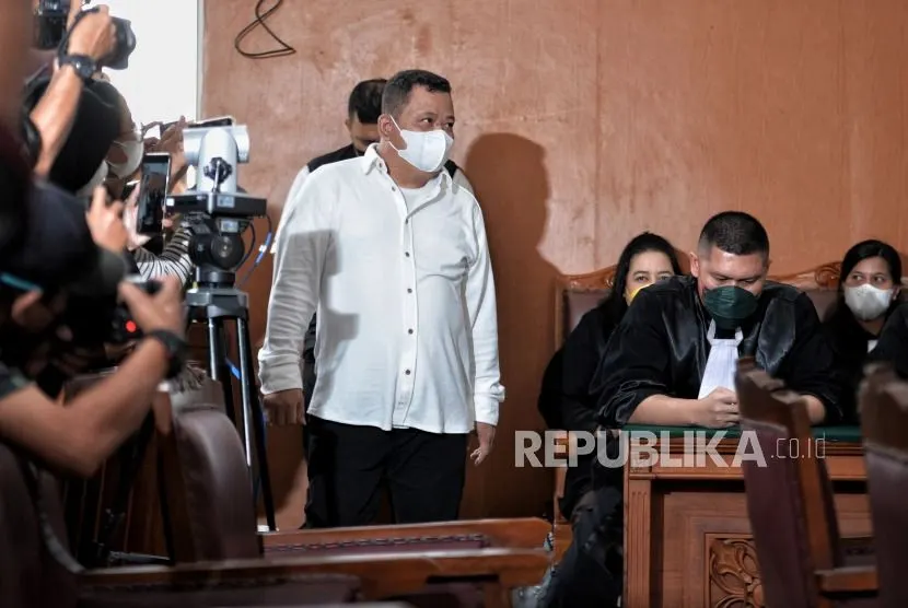 Terdakwa Kuat Maruf saat akan mendengarkan pembacaan vonis dalam kasus dugaan pembunuhan berencana terhadap Brigadir J di Pengadilan Negeri Jakarta Selatan, Selasa (14/2/2023).