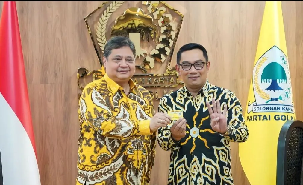 Ketua Umum Partai Golkar, Airlangga Hartarto bersama Ridwan Kamil