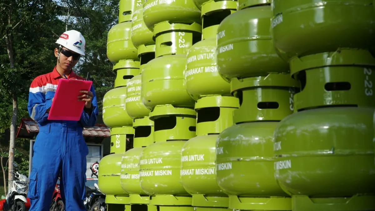 Ilustrasi gas 3 kg , Mulai Tahun 2023 Gas Melon 3 Kilogram Tidak Dijual Bebas di Eceran, Benarkah Pemerintah Menempuh Langkah ini?   