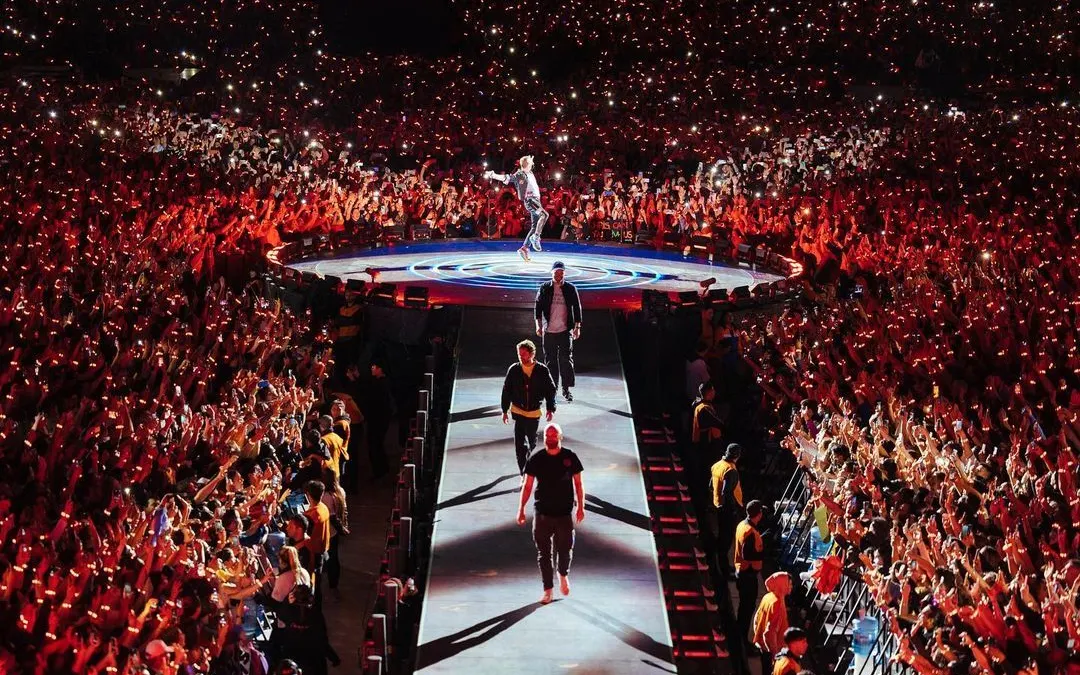Potret Keseruan Konser Coldplay