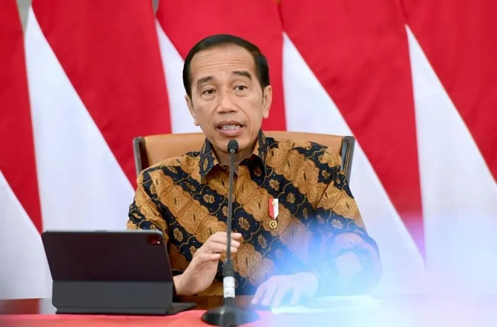 Presiden Joko Widodo (Jokowi) akan membuat peraturan larangan menjual rokok secara batangan atau eceran.