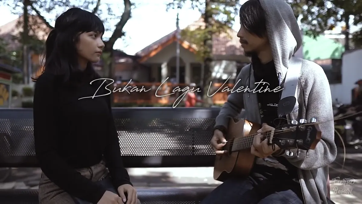 Lirik Fiersa Besari Bukan Lagu Valentine, Cocok Didengarkan Bersama Orang Terkasih!