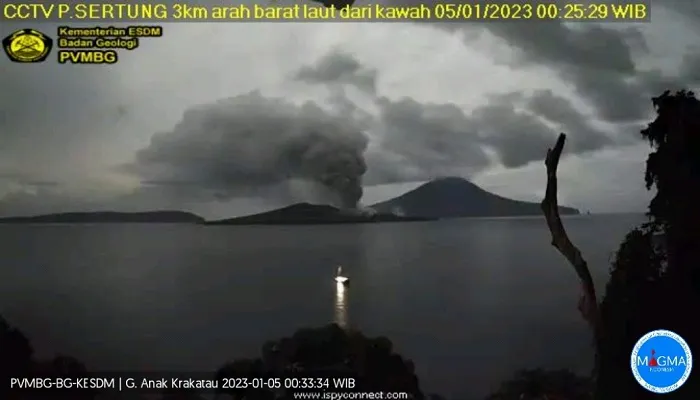 Gunung Anak Krakatau Kembali Erupsi, Masyarakat Diimbau Tidak Beraktivitas dalam Radius 5 km