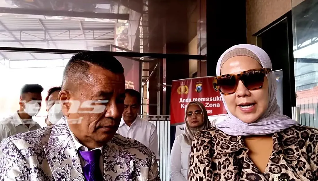 Venna Melinda Sambangi Polda Jatim, Hotman Paris Ungkap Poin yang Akan Disampaikan