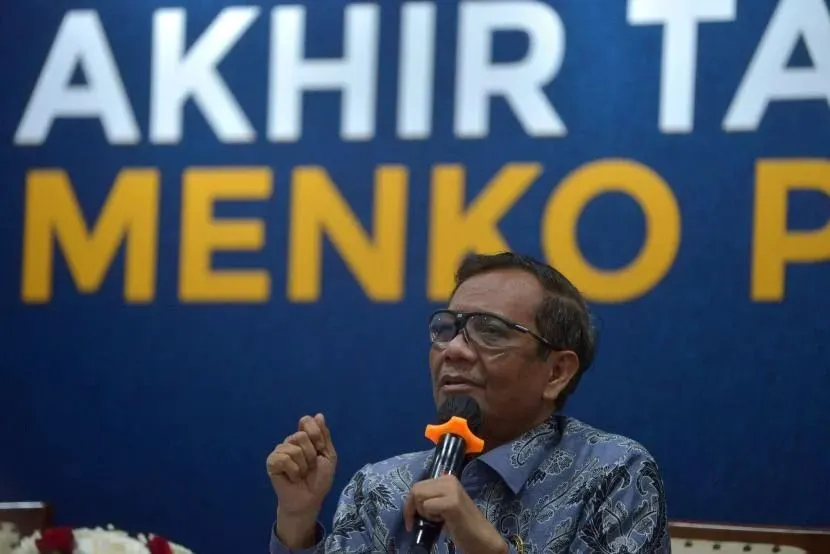 Adanya isu gerakan bawah tanah yang mempengaruhi tuntutan terdakwa kasus pembunuhan Brigadir Nofriansyah Yosua Hutabarat (J) diungkap oleh Menteri Koordinator Bidang Politik, Hukum, dan Keamanan (Menko Polhukam) Mahfud MD.