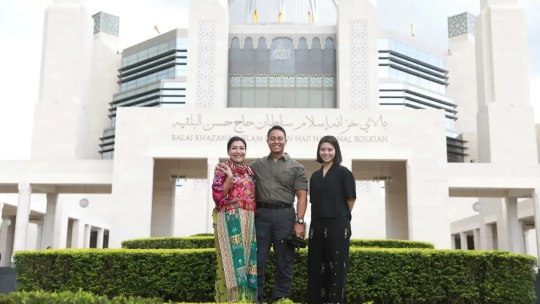 Unggahan di akun Instagram Jenderal Andika Perkasa, potret romantisnya itu menjadi perbincangan warganet.
