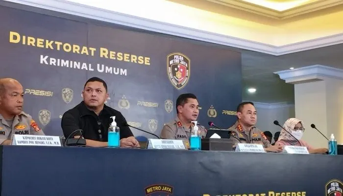 Ternyata Pembunuhan Berantai! Update Kasus Keracunan Sekeluarga di Bekasi: Polisi Temukan 4 Kerangka Manusia