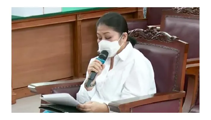 Tak Terima Dijadikan Dalang Pembunuhan, Putri Candrawathi Cecar Majelis Hakim Tanpa Henti: Apakah Salah?