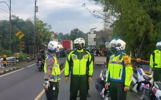 Ilustrasi. Informasi terbaru mengenai jalur Puncak ganjil genap pada hari ini telah diumumkan TMC Polres Bogor.