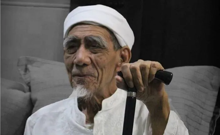 Hutang Menggunung Padahal Sudah Kerja Keras? Kata Mbah Moen Mungkin Tidak Berkah, Yuk Lakukan 5 Hal Ini!