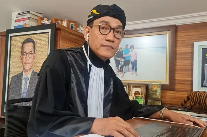 Refly Harun Panik? Disebut Bisa Kena Pasal Tambahan Bila Hilangkan Barang Bukti Video Rocky Gerung - Jokowi (Instagram/ @reflyharunofficial)
