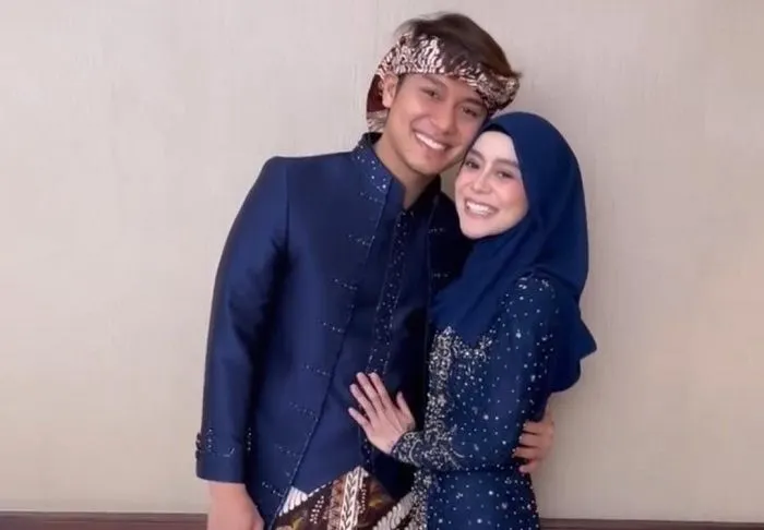 Usai dituduh pengangguran, suami Lesti Kejora,  Rizky Billar pun mengunggah mobil mewah, dan transferan uang miliaran rupiah.