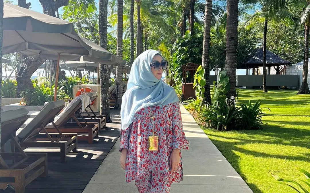 Potret Amy Qanita Ibu Raffi Ahmad