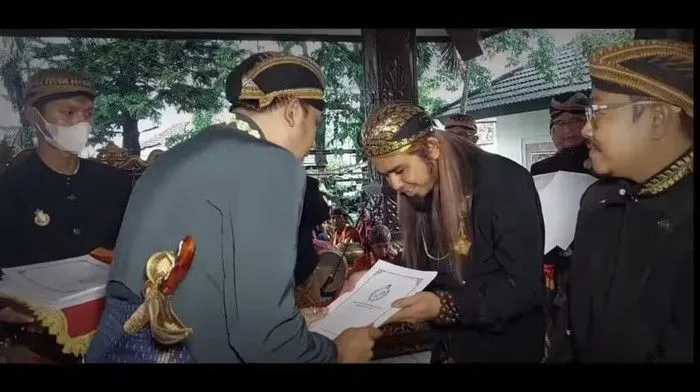 Keraton Solo Bantah Berikan Gelar Raden Tumenggung Pada Gus Samsudin