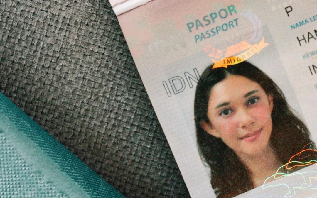 Nana Mirdad  Trending di Twitter gara-gara foto di Pasportnya