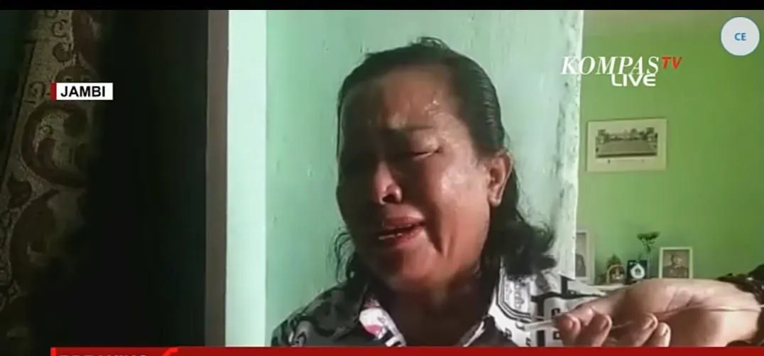 Rosti Simanjutak, ibunda mendiang Brigadir Yosua ungkap harapan pada hakim