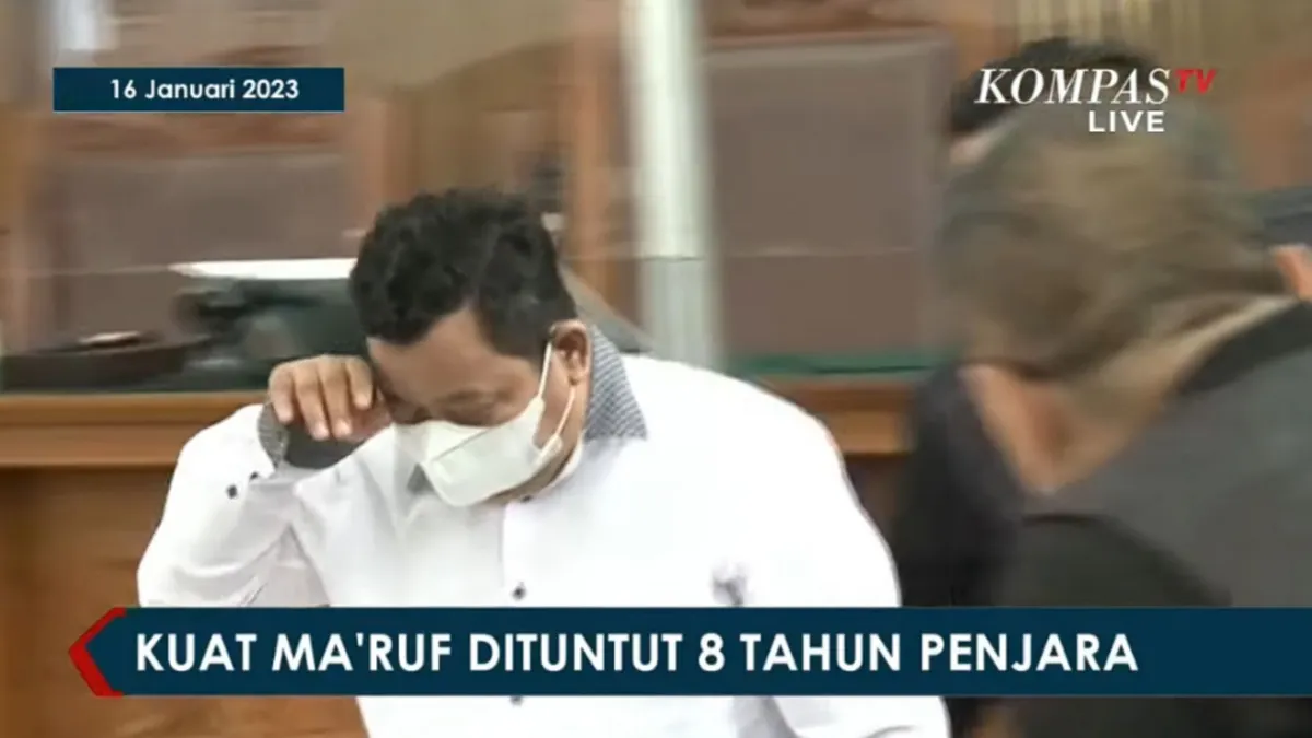 Langkah Gontai Kuat Maruf Datangi Pengacaranya Setelah Dituntut 8 Tahun Penjara, Seketika Lenyap Keceriaannya!