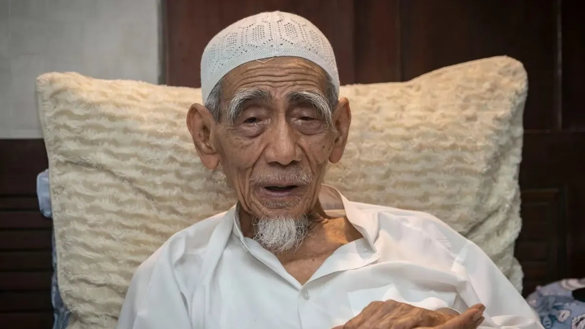 Ingin Cepat Kaya Banyak Rezeki? Lakukan Amalan Doa dari Mbah Moen Berikut Ini!