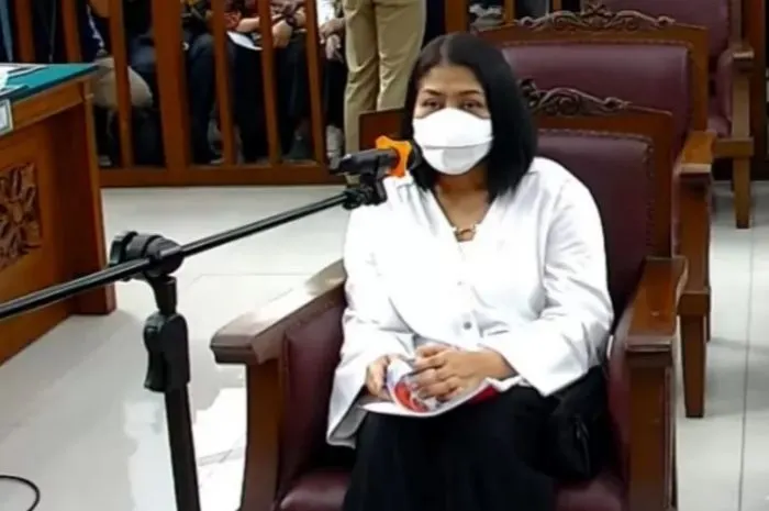 Putri Candrawathi Dituntut 8 Tahun Penjara, Penonton Sidang Langsung Gaduh Soraki hingga Ditegur Hakim!
