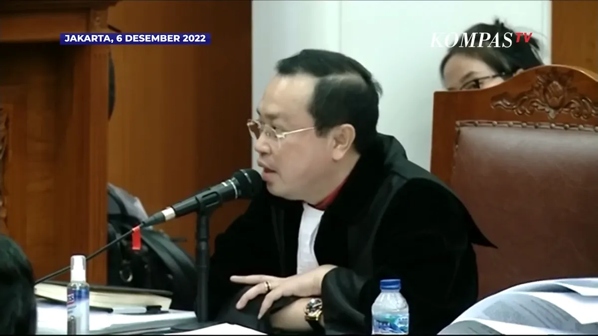 Kuasa Hukum Putri Candrawathi Persoalkan Tebal Halaman&nbsp;Replik JPU Untuk Jawab Pleidoi Kliennya, Kehabisan Ide?