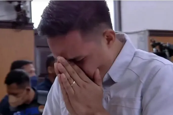 Terharu! Ronny Talapasessy Bongkar Ucapan Pertama Kali dari Richard Eliezer usai Pembacaaan Vonis: Dia Peluk dan Bilang Gini..