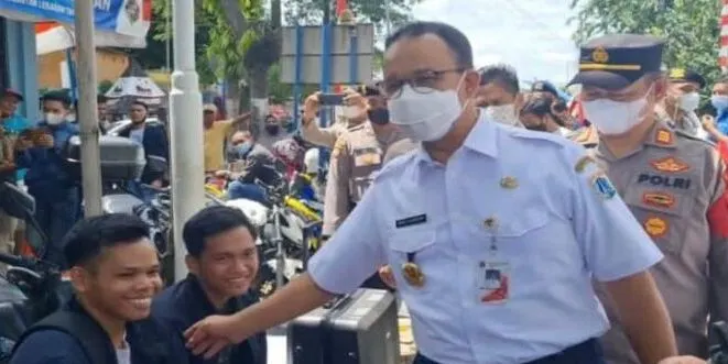 Berikut ini tersedia profil lengkap Anies Baswedan dari karir politik hingga penghargaan yang pernah didapatkan.