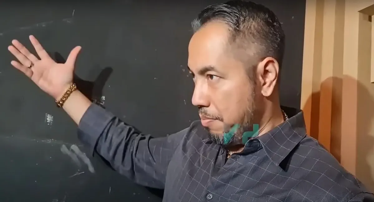 Pengacara Sunan Kalijaga semprot Hotman Paris agar tidak banyak bicara dalam tangani kasus KDRT Ferry Irawan dan Venna Melinda.