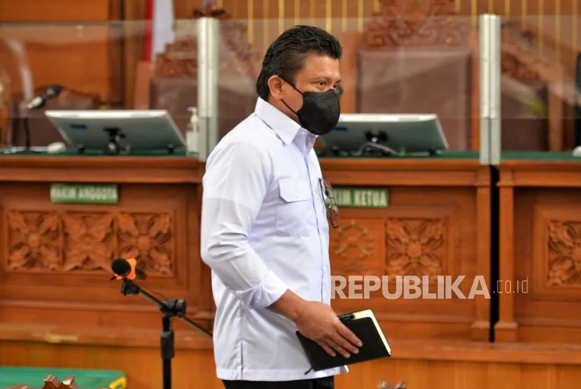 Ferdy Sambo yang kini berstatus terdakwa kasus pembunuhan Brigadir J menggugat Presiden Jokowi dan Kapolri Jenderal Listyo Sigit Prabowo.