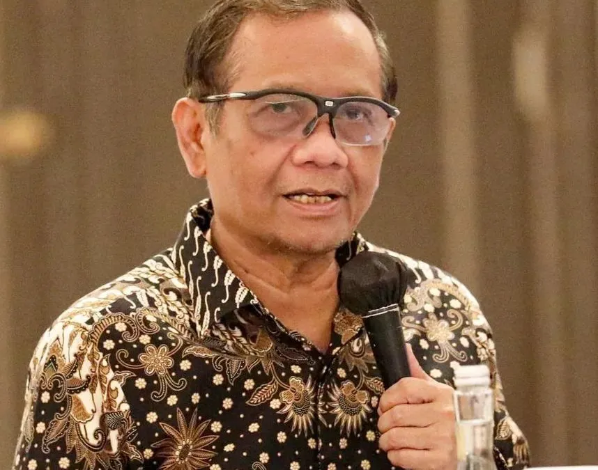 Menkopolhukam Mahfud MD datang ke persidangan untuk membantu Richard Eliezer, benarkah?