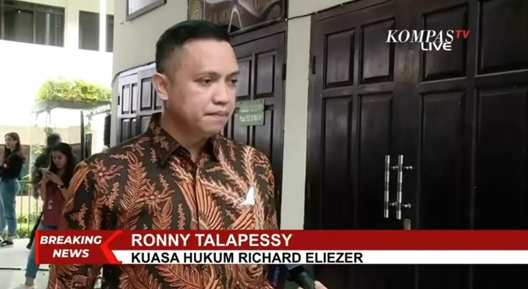 Emosional! Isak Tangis Ronny Talapessy Pecah Usai Richard Eliezer Dapat Vonis Ringan 1,5 Tahun Penjara