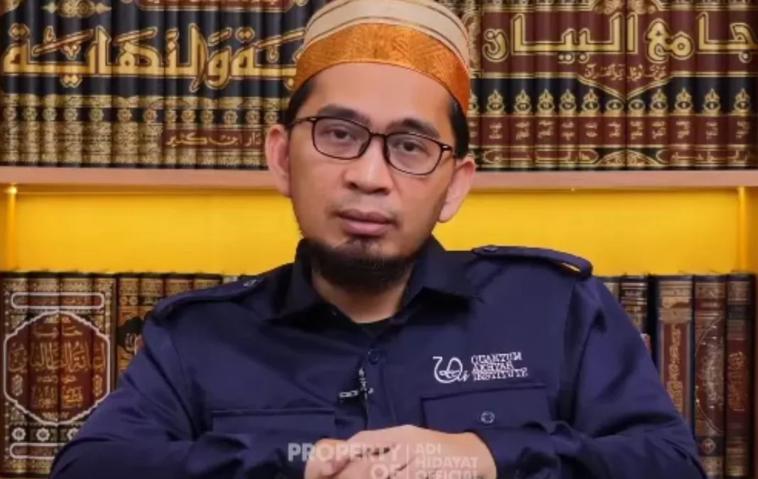 Jangan Anggap Enteng, Kata Ustaz Adi Hidayat Pahami Salat Tarawih yang Benar!