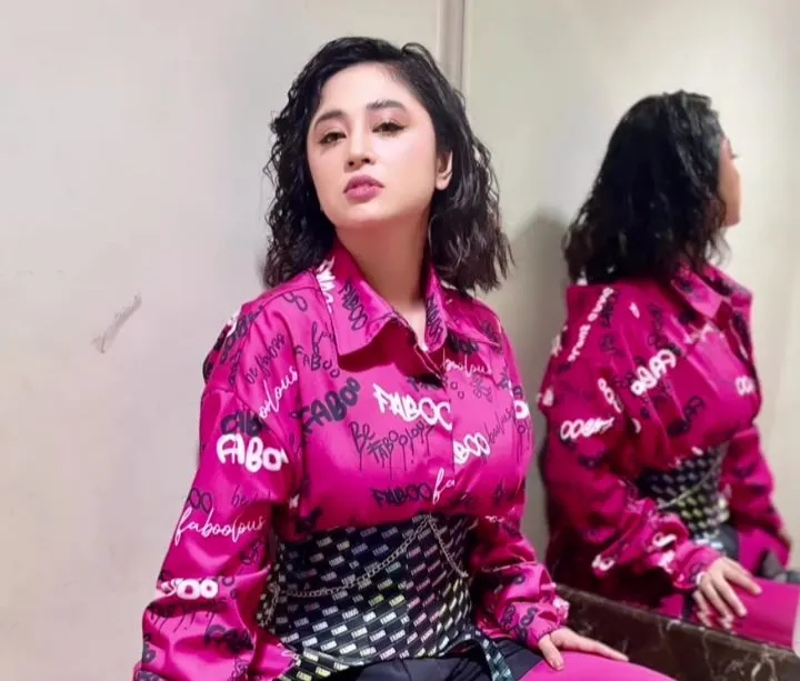 Heboh Adegan Dewi Perssik Dilamar Ari Wibowo, Ternyata Ngefans Berat Sejak Dulu!