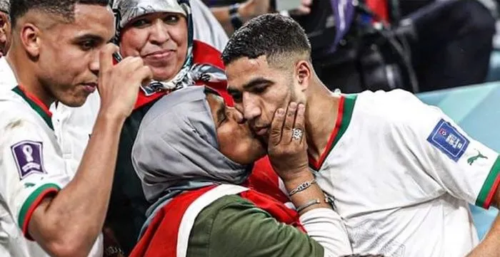 Rasa Sayang Achraf Hakimi pada Ibu Bikin Gawang Unai Simon Goyang dan Spanyol Tumbang di World Cup Qatar 2022